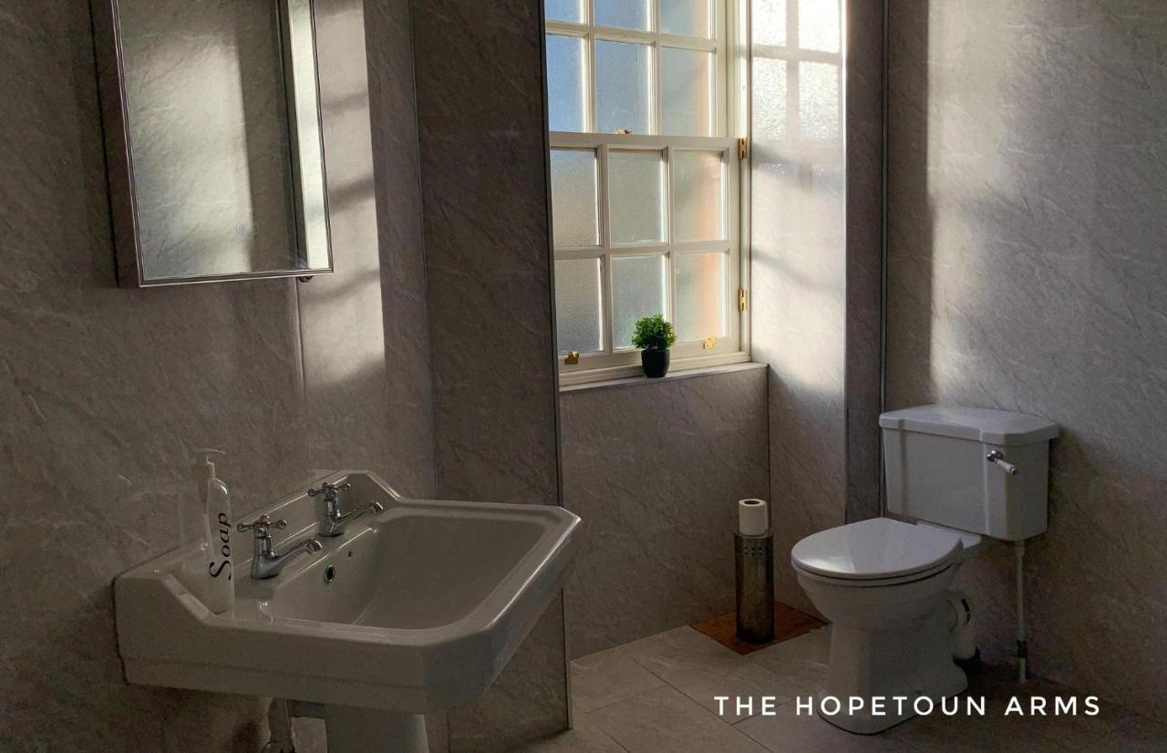 The Hopetoun Arms Hotel Leadhills Esterno foto