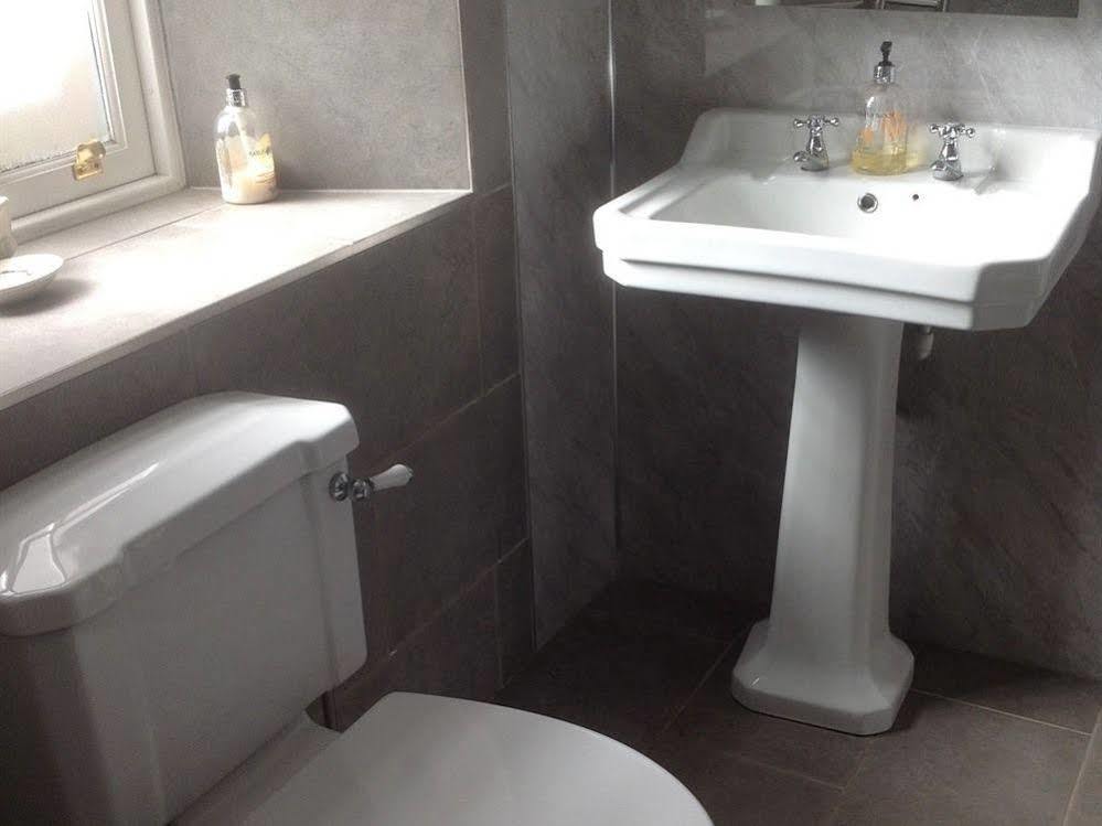 The Hopetoun Arms Hotel Leadhills Esterno foto